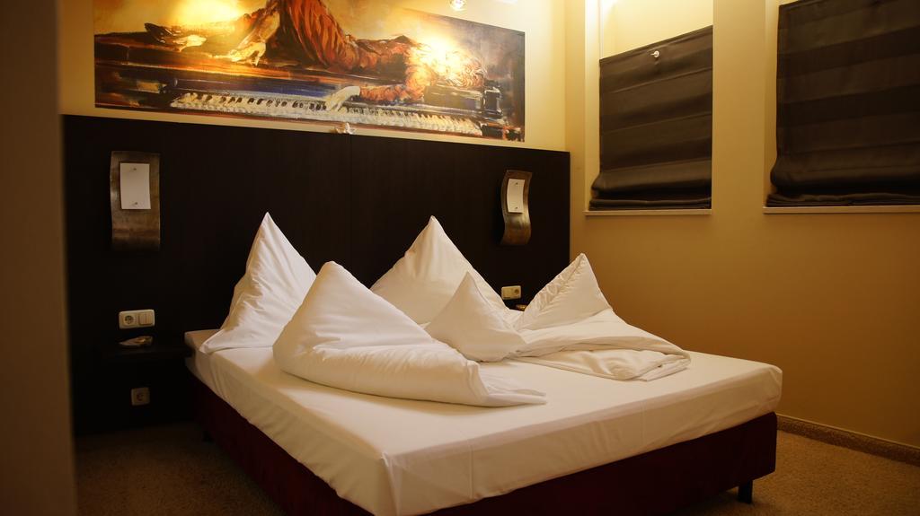 Gersthofer Auszeit Hotel Герстхофен Екстериор снимка