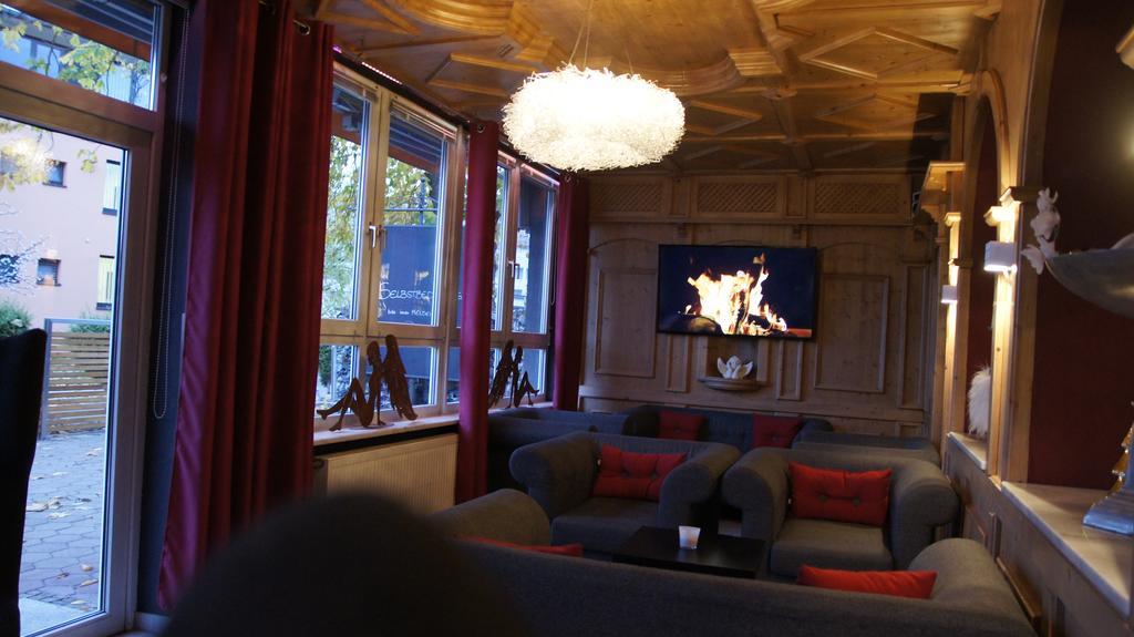 Gersthofer Auszeit Hotel Герстхофен Екстериор снимка